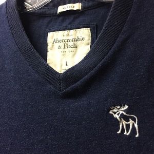 A&F Beckhorn Trail Tee in Navy size Large